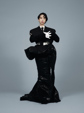森川葵 強烈なインパクトの黒ファッション モダンゴシックをクールに着こなす Oricon News