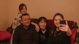 ウズベキスタンにいるラジズ君の家族＝『 「ニッポンで頑張る！」を応援します交友記』NHK総合で9月23日放送 （C）NHK 