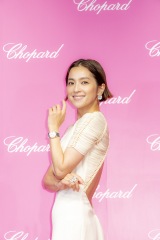 �����A���A��_�h���X�Ŕ��X�^�C����I ����т₩�Ȏp�ɂ����Ƃ� 