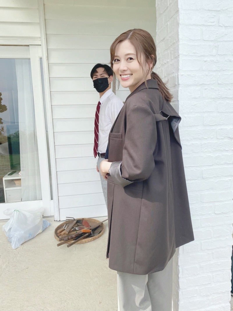 画像・写真 | 白石麻衣、チェックスカートをキュートに着こなし