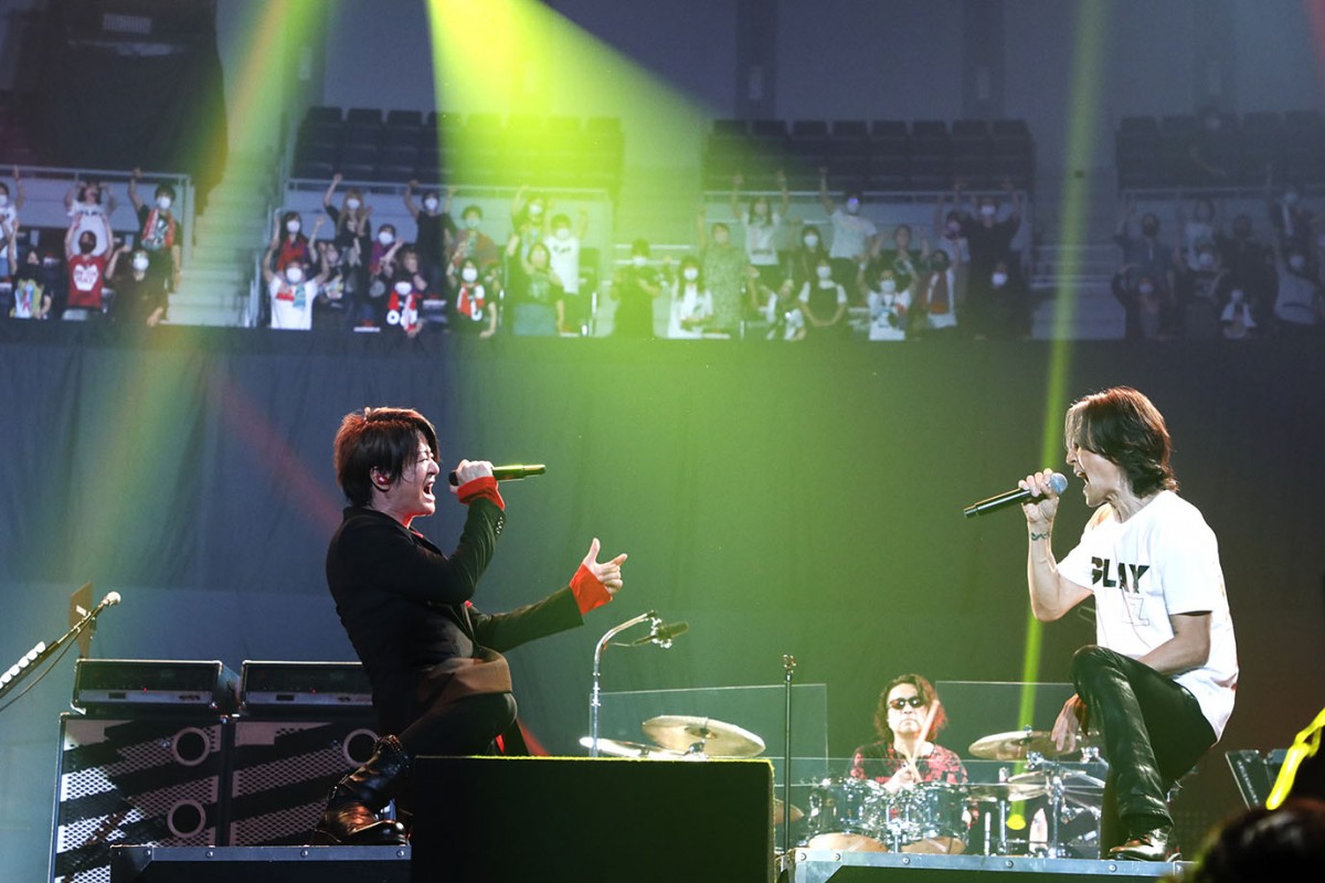 B'z × GLAY UNITE コラボTシャツ SIZE M 横アリ限定 - メルカリ