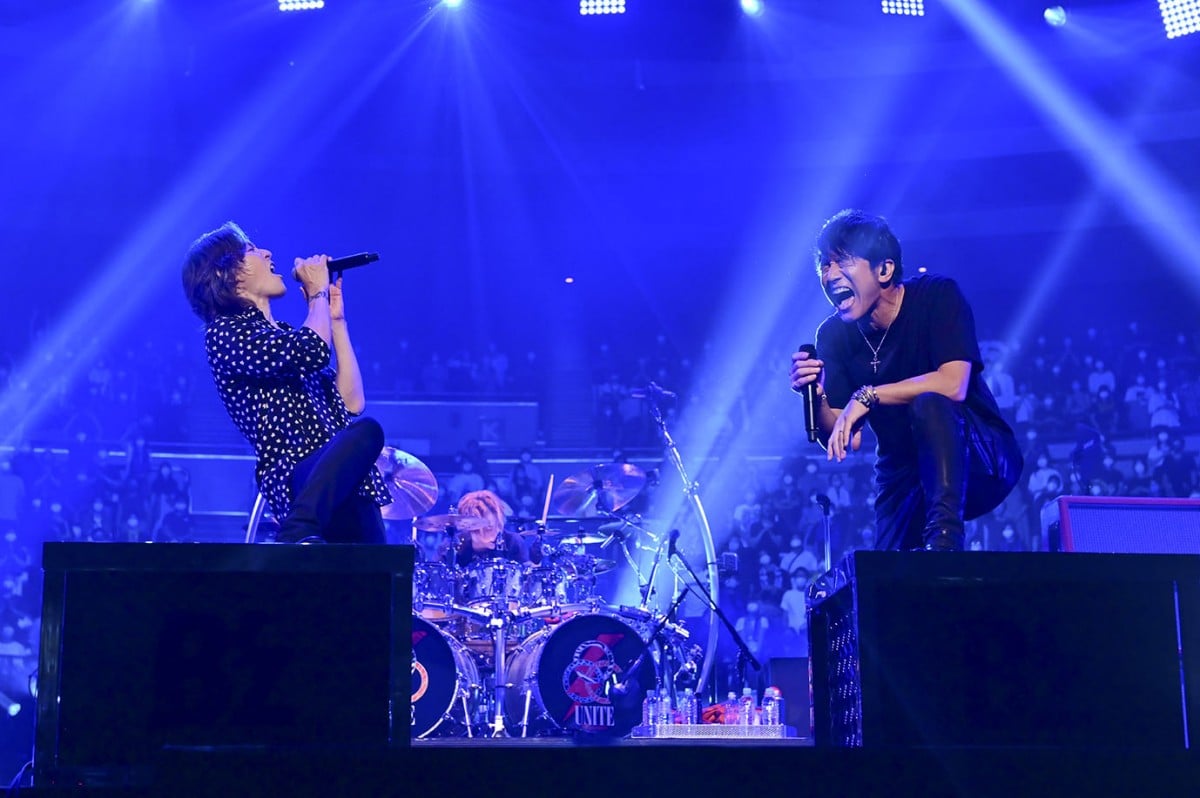 画像・写真 | B'z×Mr.Children夢コラボ実現 初期衝動さながらの「さまよえる蒼い弾丸」 3枚目 | ORICON NEWS