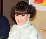 �����O�q�g�ǂ����҂�h�ʐ^��I�u���ꂩ�牻���܂��v �t�H�����[����́u�������L���C�v�u�X�e�L�v�̐� 