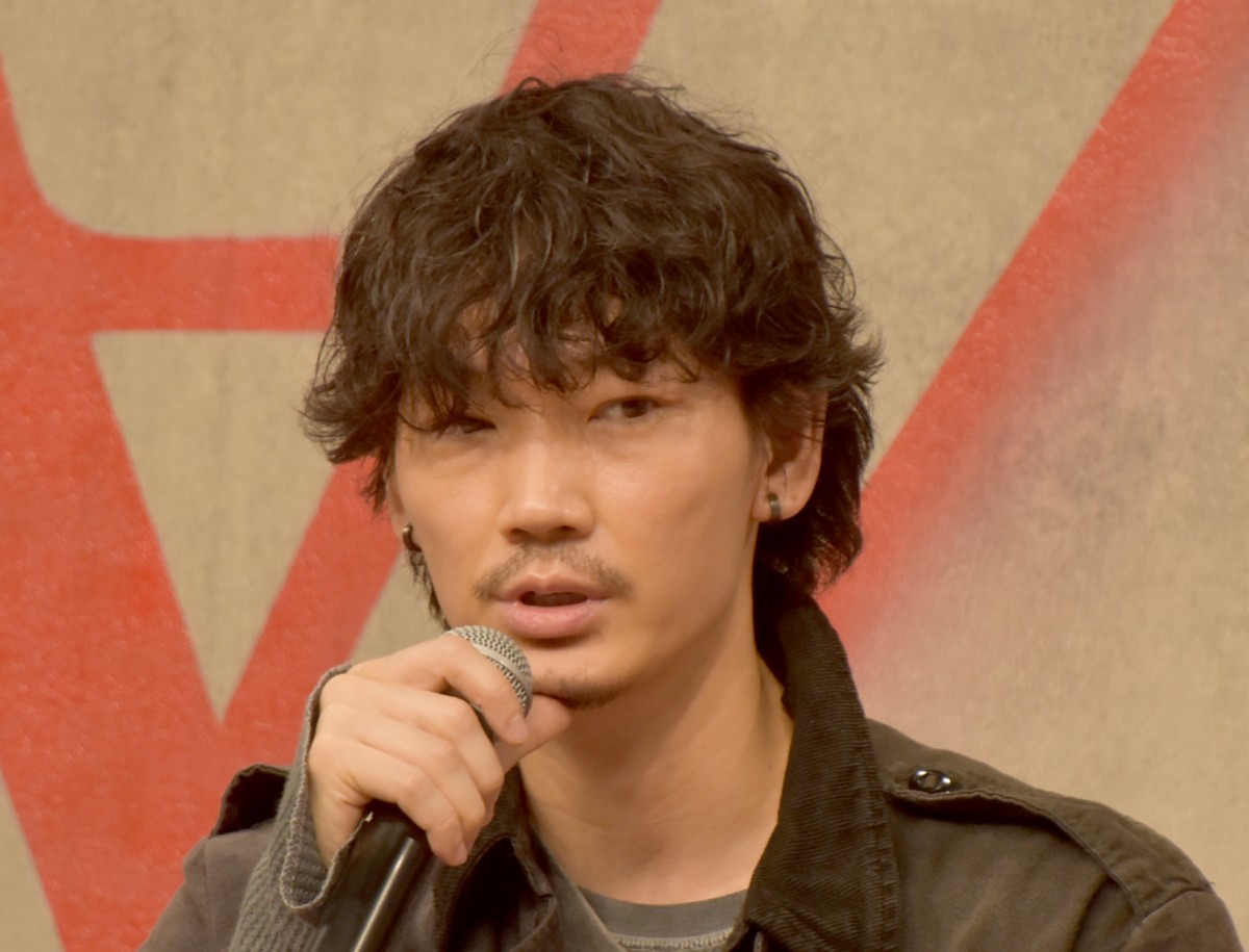 綾野剛、撮影で“フェニックスモード”突入 共演陣も熱量に驚き「大変で