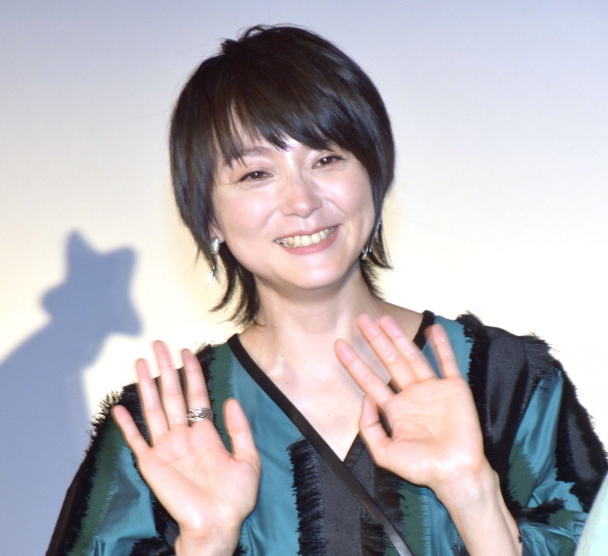 本上まなみ 本上まなみ、脱“容赦なくストーリーを進める女”？ 『すみっコ』映画第2弾もナレーション続投 | ORICON NEWS