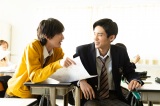 30日放送の『消えた初恋』第4話に出演する(左から)道枝駿佑、目黒蓮(C)テレビ朝日 
