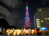 “エターナルズ”カラーに点灯した東京タワーと登壇キャスト（C）ORICON NewS inc. 