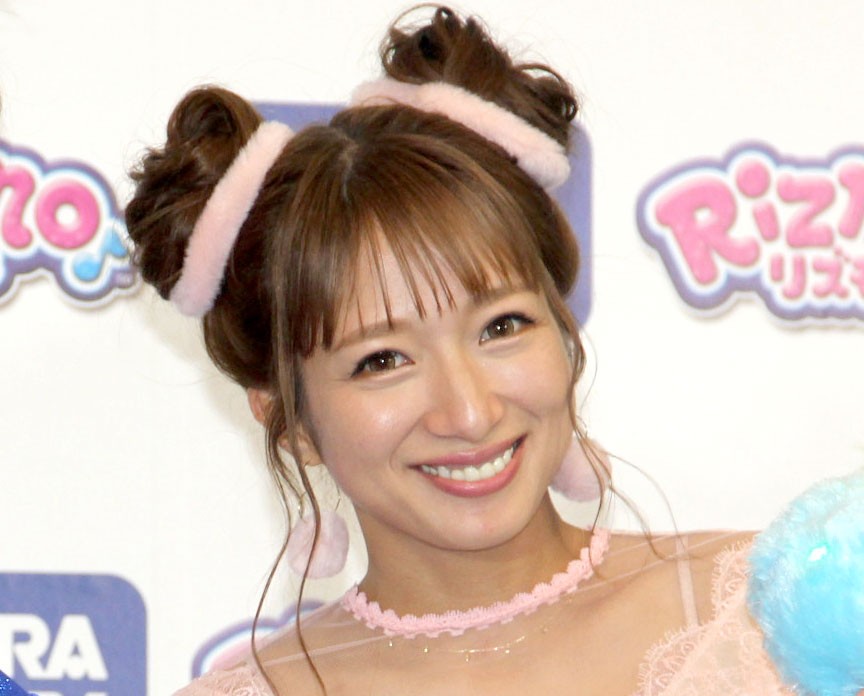 辻希美、ハロウィンはミニモニ。気分？ 懐かしのコスチューム披露し生足ちらり | ORICON NEWS