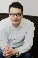 10月スタート新日曜ドラマ『真犯人フラグ』 に出演する田中哲司 