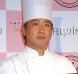 �p�e�B�V�G�E���R�i���A�J�����̐����������󂯎Ӎ� �u���R���[���v���݂̐e 