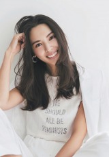 �wVERY�x�V�J�o�[���f���́A���呲�̋N�ƉƂœ񎙂̕�E�\�^�� 1�������o�� 