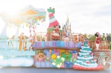『ミッキー&フレンズのグリーティングパレード:ディズニー・クリスマス』より(C)Disney 