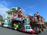 『ミッキー&フレンズのグリーティングパレード:ディズニー・クリスマス』(C)oricon ME inc. 