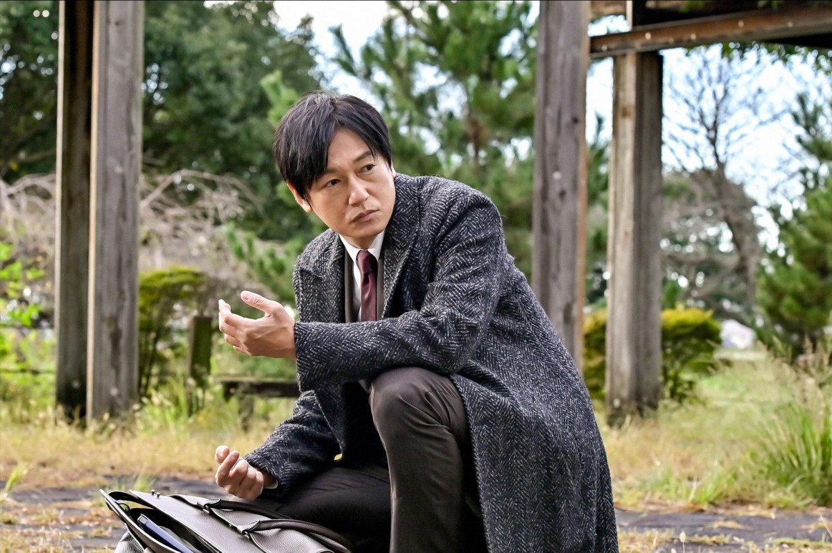 画像・写真 | 『最愛』井浦新×高橋文哉の“初2ショット”公開 仲良く肩を