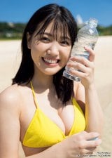 『週刊ヤングマガジン』51号で表紙を飾る和泉芳怜 