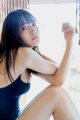 日本一の告白されまくり”現役JK黒嵜菜々子、浜辺で制服＆お風呂で大胆