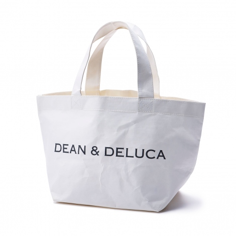 3種類の福袋に共通する「DEAN & DELUCA ペーパーバッグ」 