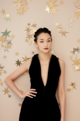 �y�i���A������������h���X�ŉ��₩�� �e�B�t�@�j�[�̃W�F�G���[�L���� 