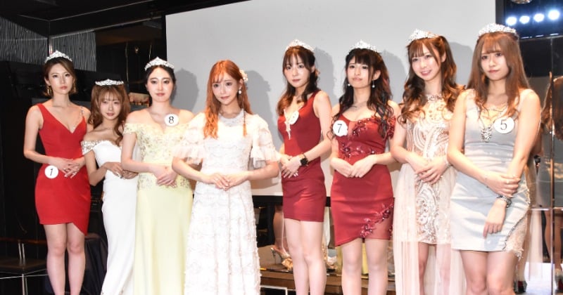 夜の銀座から“7人組キャバ嬢アイドル”誕生 明日花キララが絶賛「愛嬌のある子ばかり」 | ORICON NEWS