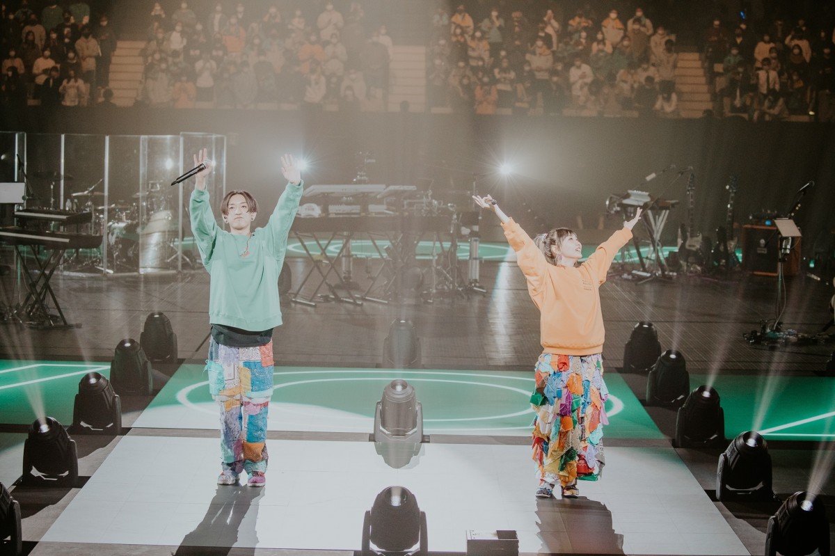 YOASOBI、結成2年で初の有観客ライブ「はじめまして」 武道館