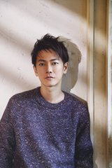 �������A10�N�Ԃ́g���䗠���f��h������Ɂ@�S624�y�[�W�u�X�^�b�t�u���O�v���Љ� 