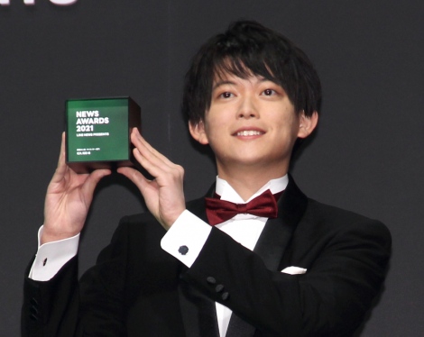 『LINE NEWS Presents NEWS AWARDS2021』の「クリエイター部門」賞を受賞した松丸亮吾 （C）ORICON NewS inc. 