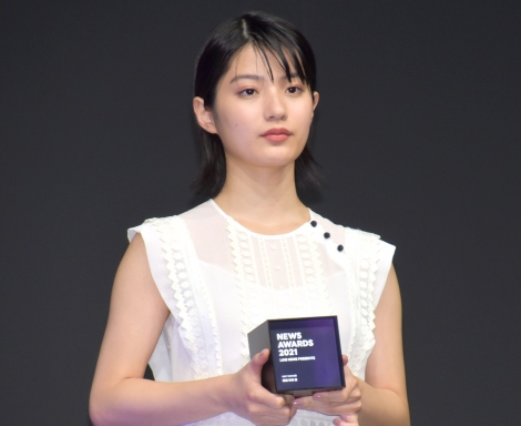 『LINE NEWS AWARDS 2021』の「LINE NEWS賞」を受賞した蒔田彩珠 （C）ORICON NewS inc. 