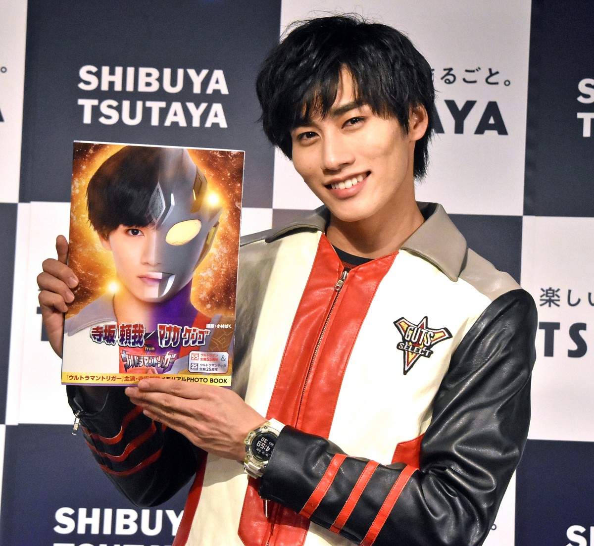 画像・写真 | 『ウルトラマントリガー』寺坂頼我、今年の漢字は「光