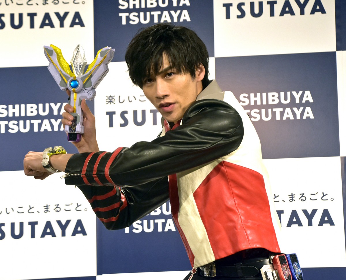 画像・写真 | 『ウルトラマントリガー』寺坂頼我、今年の漢字は「光