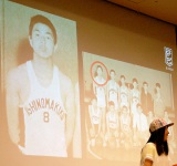 約50年前にバスケをしていた当時中村雅俊。ピチピチなユニフォーム姿を見て「恥ずかしい」＝男子バスケットボール『B.LEAGUE』開幕日・対戦カード発表会見 （C）ORICON NewS inc. 