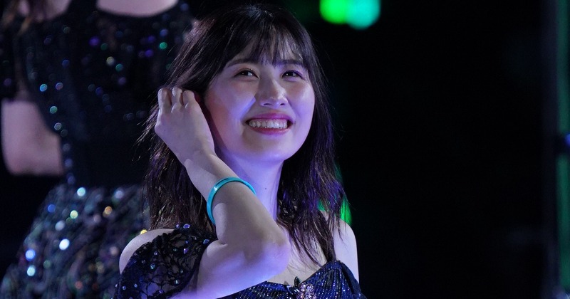 モーニング娘。'21佐藤優樹、らしさ全開の卒業スピーチ 黒とエメラルド