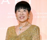 �a�c�A�L�q�A�S�[���h�̃h���X�p�����掩�^ �uYONA YONA DANCE�v�o�Y���́u���킵�Ă悩�����v 