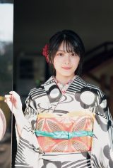櫻坂46森田ひかる、美しい光に包まれ大人っぽくクールに “ハタチ