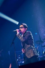 今井翼、故郷・藤沢で“愛と感謝込めた”クリスマスライブ ファン1200人を幸せで包む | ORICON NEWS