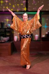 1��1�������̋���o���G�e�B�[�w�����C�R���܂�x�ɏo�����鍁��T��(C)NHK 