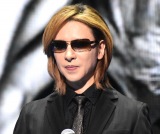 �w�i�t���`�F�b�N�xYOSHIKI�͑��_�Ȃ��@�j�㏉��1�l�Łu�`�[��YOSHIKI�v 