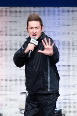 ���������A�_�������Ɂu6���N�͂���!�v ���W�F���h���[�T�[��M�� 