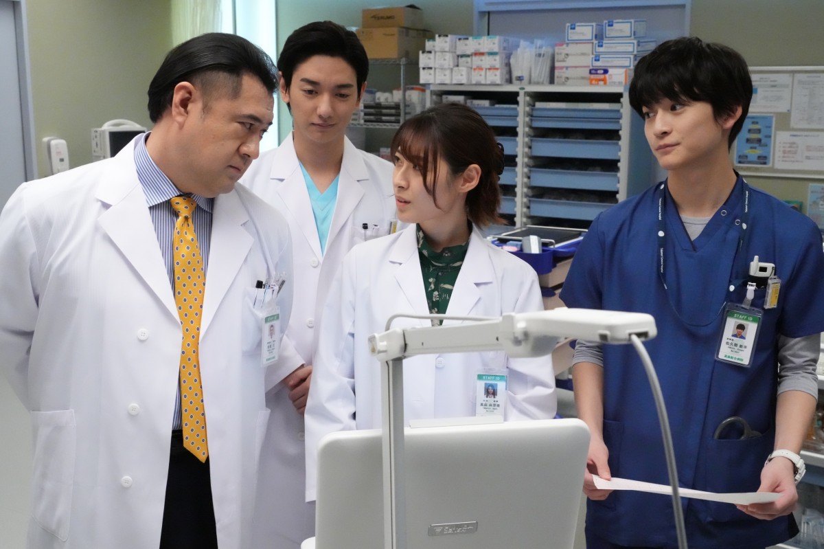 ドクターホワイト DVD 全巻 1-5巻　浜辺美波 浜辺美波主演｜ドラマ『ドクターホワイト』DVD BOXが7月15日発売