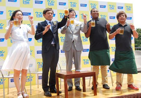 �t�@���P���w���X�T�C�G���X�w�E�R���v���xPR�C�x���g�ɏo�Ȃ���(������)�֋S�z�A�����؊ہE��g�̔����؊ۂƔ�����g�A�}�e�����E�̃A���g�j�[�Ƒ���� (C)ORICON NewS inc. 