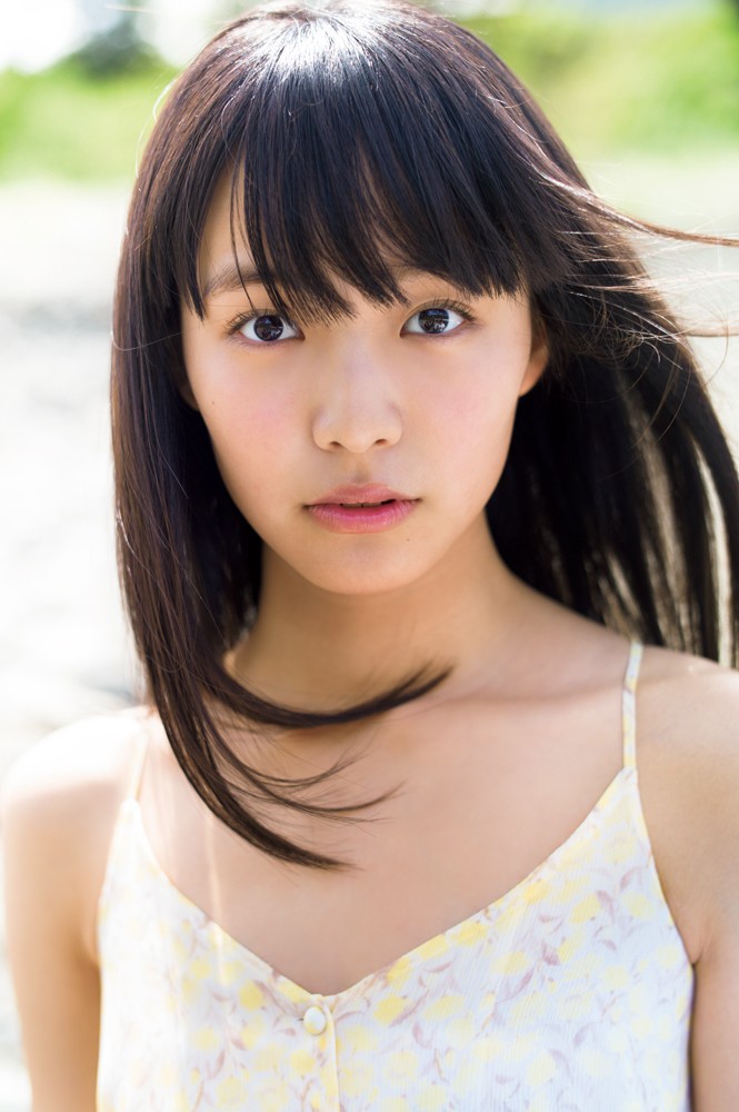 16歳の新進女優・駒井蓮、ピュア過ぎる透明感で『スピリッツ』表紙に大抜てき | ORICON NEWS