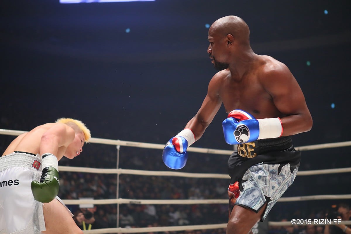 メイウェザーが天心を1RでKO キャリア＆体重差で“神童”圧倒し3ダウン