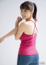 テレ朝・三谷紬アナ、ヘルシーボディ解禁 『ヤンマガ』グラビア