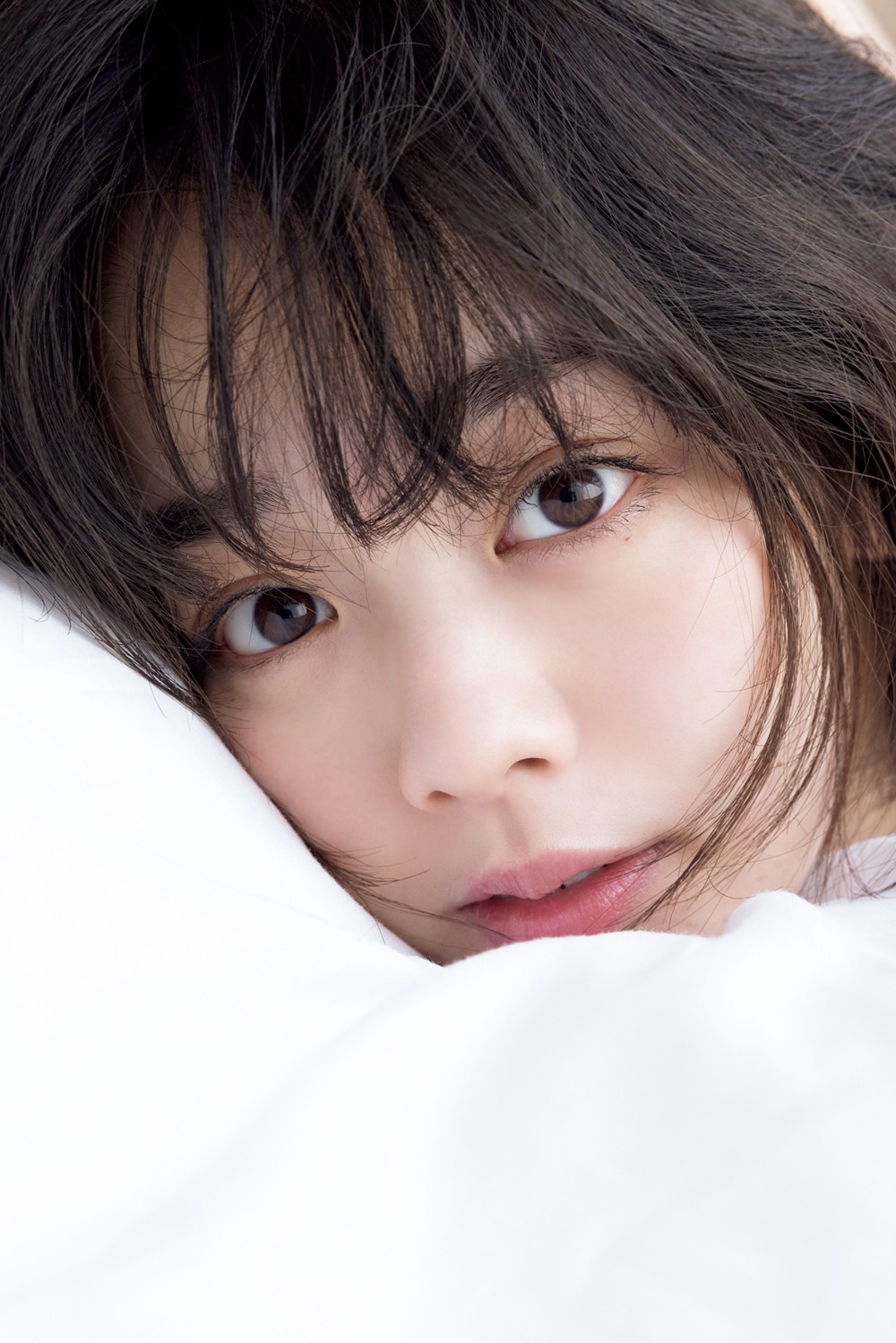 伊原六花、思い出の街を舞台に2年10ヶ月ぶり写真集 “ダンス”盛り込み