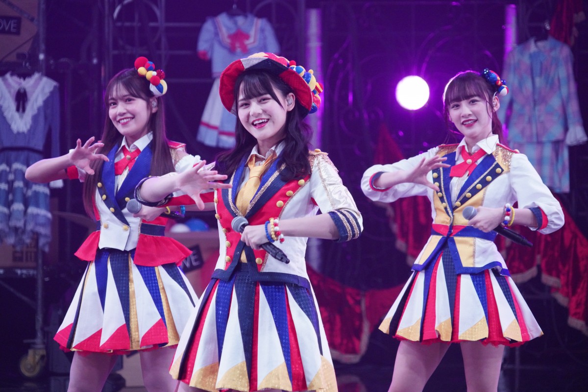 AKB48 大丸東京店ミニ衣装展 恋するフォーチュンクッキー 衣装生地 シュシュ AKB48「恋チュン」衣装が大丸東京店に大集合！ ミニ衣装展 第2弾