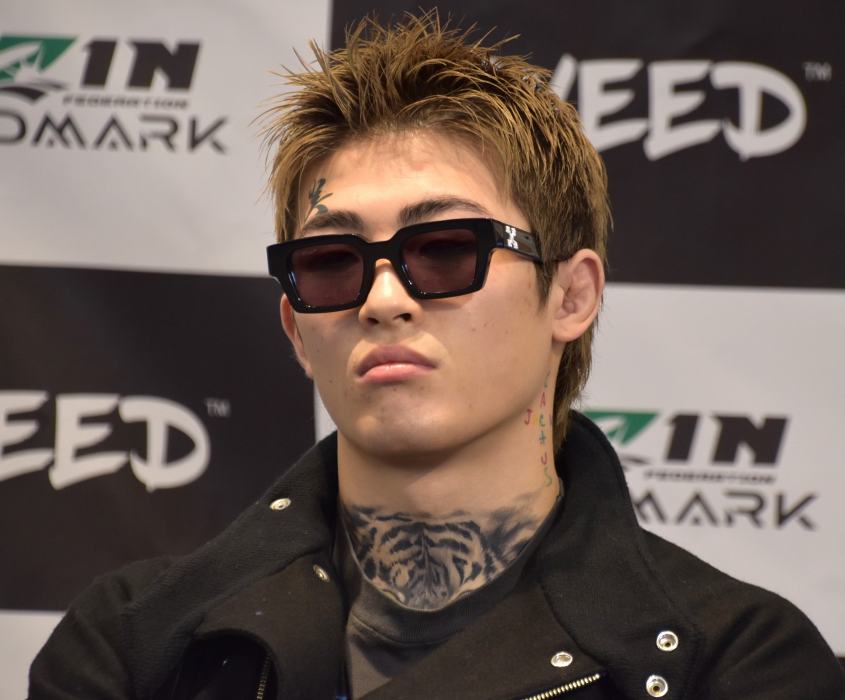 平本蓮 サングラス 写真映像部】超RIZIN．3超緊急記者会見にサングラス姿で登場した