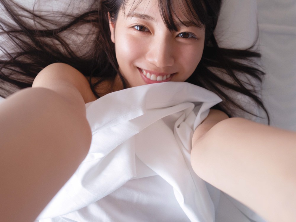 日向坂46河田陽菜、カジュアルコーデから美脚をチラリ 12万部
