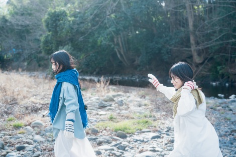 少年マガジン/丹生明里、齊藤京子(2022.3.2)No.12 新連載 画像・写真 | 日向坂46齊藤京子＆丹生明里、明るい日差しの2