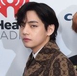 BTS�EV�A�V�^�R���i���� ���݂͔��M�ƌy���A�̒ɂ݁A�������o�[�͑S���A�� 