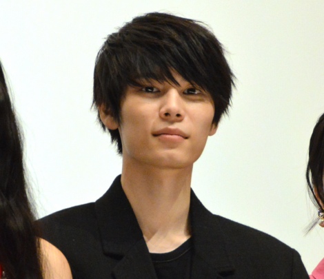 }E畜Av iCjORICON NewS inc. 