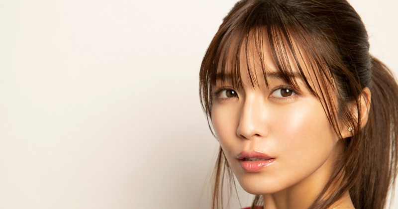 たまにはミニスカ/////」宇野実彩子、美脚披露「銀河1かわいい